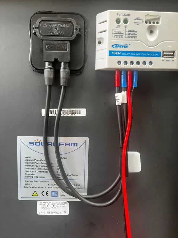 Solární nabíječka autobaterií 55W 12V