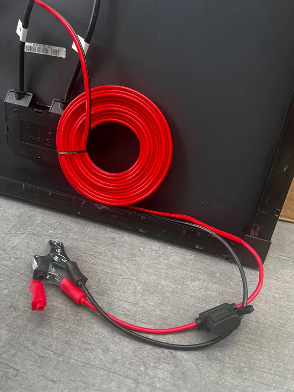 Solární nabíječka autobaterií 120W 12V