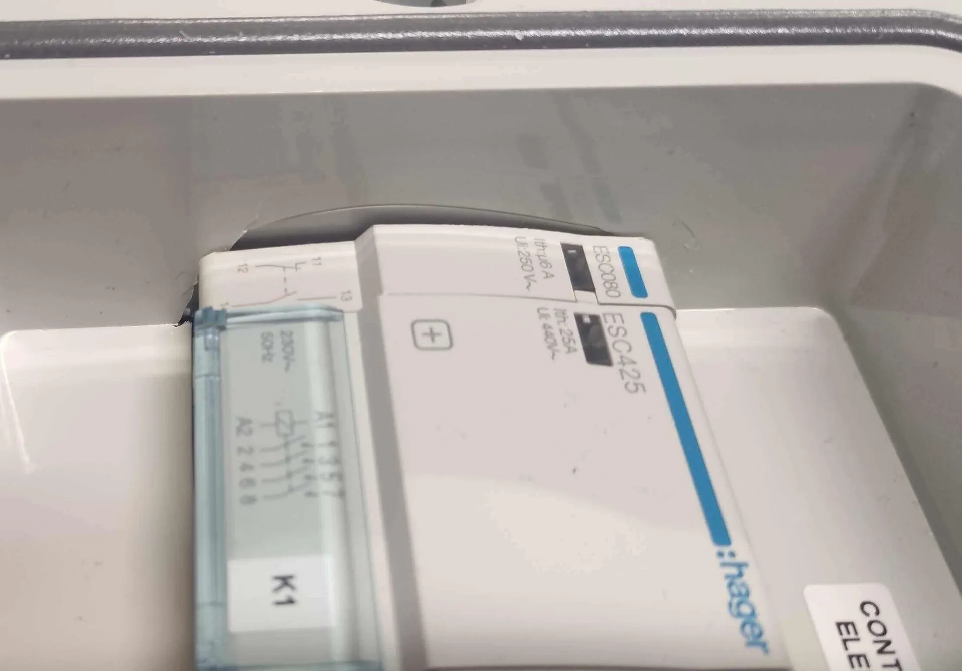 Rozvodná skříňka SZR pro měniče Huawei M1 / Huawei LUNA 2000 BACK UP systém B1 pro 3-fázové měniče (zánovní)